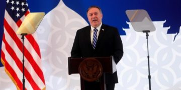 Donald Trump y funcionarios