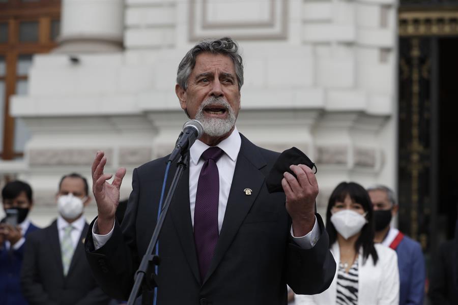 Analista político peruano: “Sagasti debe centrarse en la economía que está muy afectada por la pandemia”
