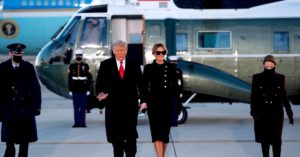 Trump abandona la Casa Blanca