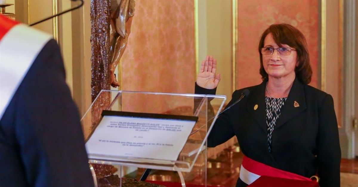 Ariana Lira: «Escándalo de vacunas secretas en Perú crea discordias en el gobierno»