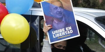 Álvaro Uribe Velez absuelto