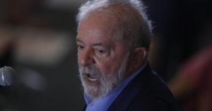 Analista político Fernando Tiburcio: «Todas las encuestas reflejan que Lula ganaría las elecciones de 2022 en cualquier escenario»