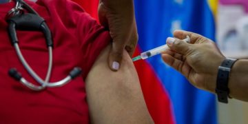 migrantes venezolanos y vacunas