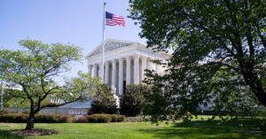 ¿Podría la Corte Suprema prohibir el aborto en Estados Unidos?: María Alejandra Cárdenas, directora de Estrategias Globales del Centro de Derechos Reproductivos, lo explica