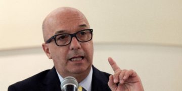 Renuncia de Simonovis