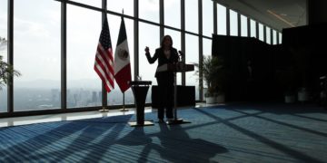 Gira y Kamala Harris