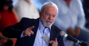 Periodista Patricio de La Barra: «Brasil se debate entre el rechazo a Jair Bolsonaro y el rechazo a Lula Da Silva»