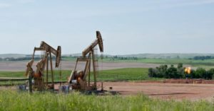 ¿Podría la industria petrolera venezolana recuperarse con la subida de los precios del petróleo?: Economista y ex-directivo de Pdvsa, José Toro Hardy, lo explica