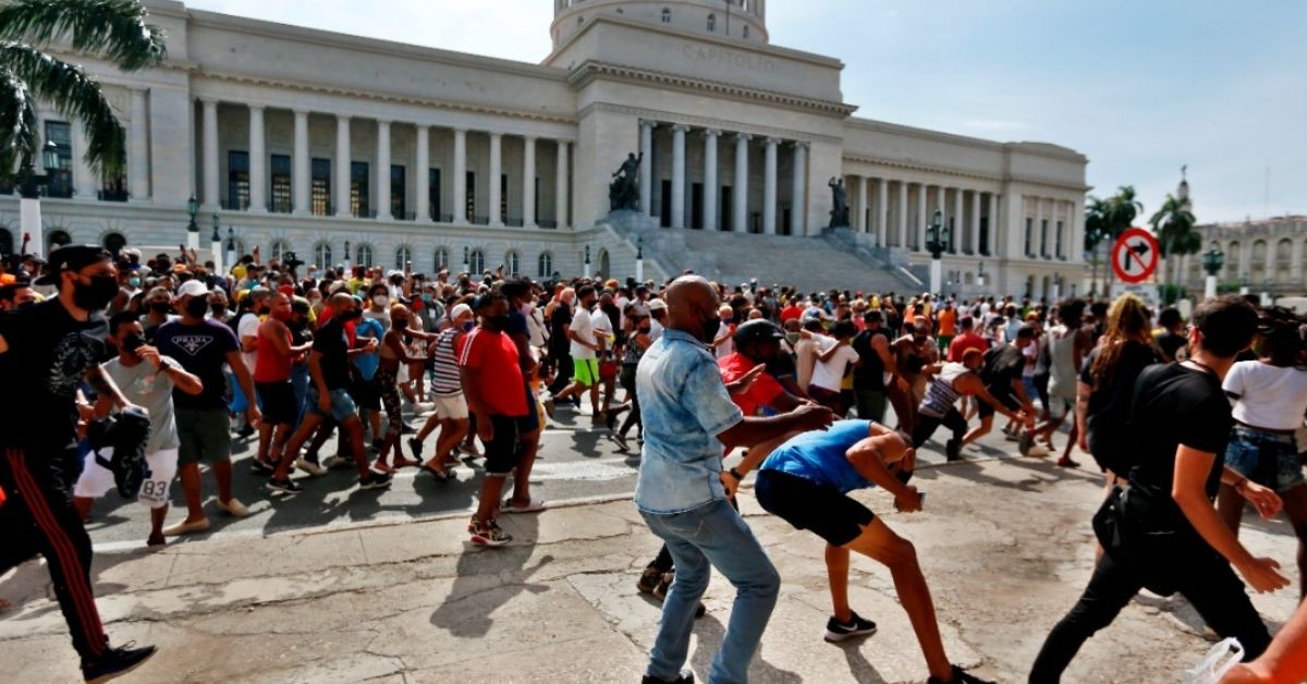 ¿Cuáles han sido los cambios que ha empleado la administración Biden en política migratoria?: Periodista Mica Rosenberg, lo explica