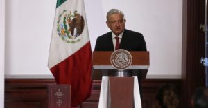 López Obrador y promesas