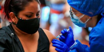 Terceras dosis y vacunas