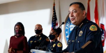 Acevedo y policía de Miami