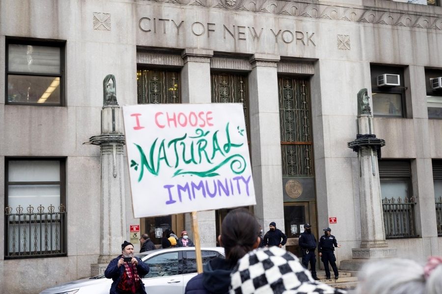 ¿Será Nueva York la primera ciudad de EE.UU que impone la obligatoriedad de las vacunas contra el COVID-19 a todos los empleados del sector privado?: Periodista Jesús García lo explica