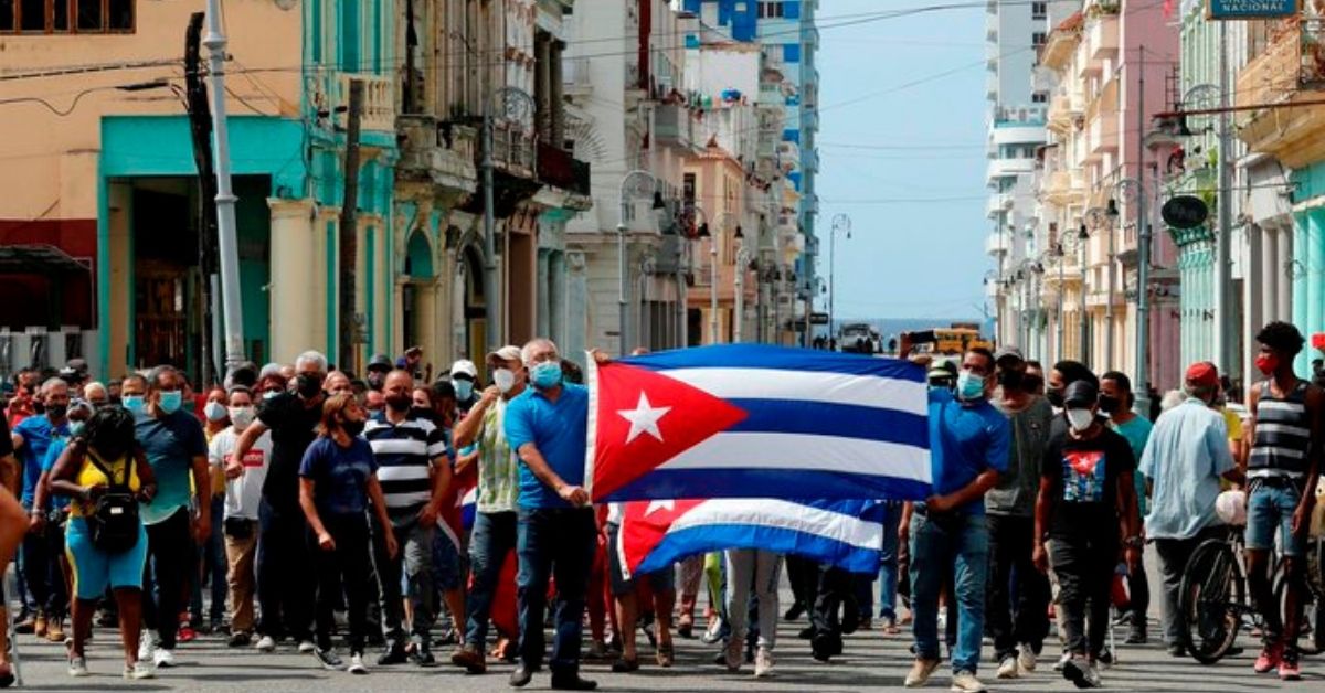 Periodista Luz Escobar: «Régimen cubano trata a menores de edad detenidos en las protestas del 11 de julio como criminales de alta peligrosidad»