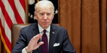 Biden y pueblo