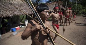 ¿Cuál fue el origen del enfrentamiento entre Yanomamis y militares venezolanos?
