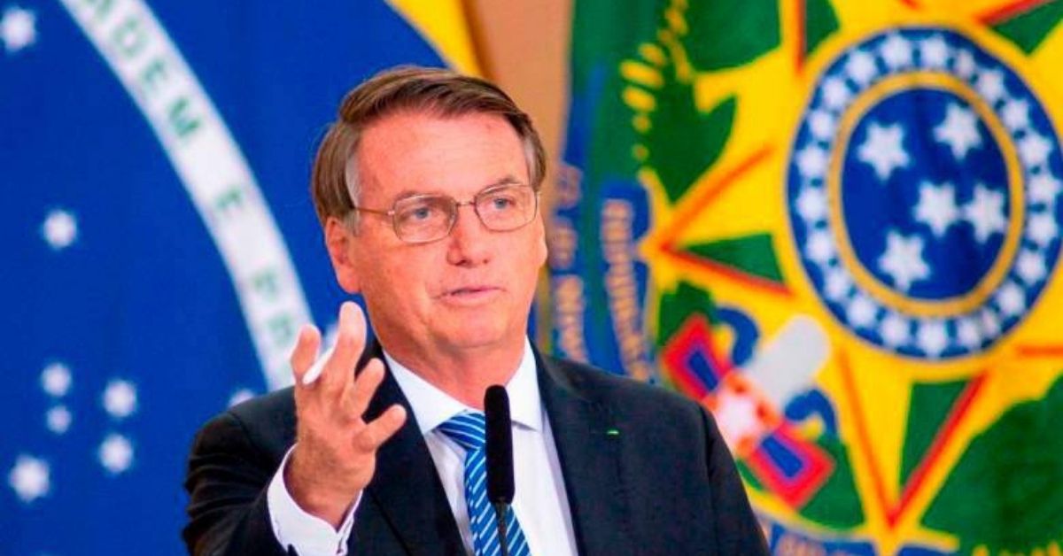 ¿Cuál fue la causa para que Jair Bolsonaro destituyera al presidente de Petrobras y al ministro de Educación?
