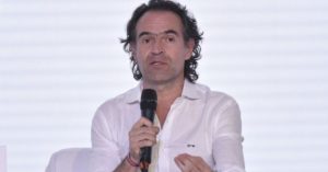 ¿Quién pudo espiar a la sede de campaña del candidato presidencial colombiano Federico Gutiérrez?